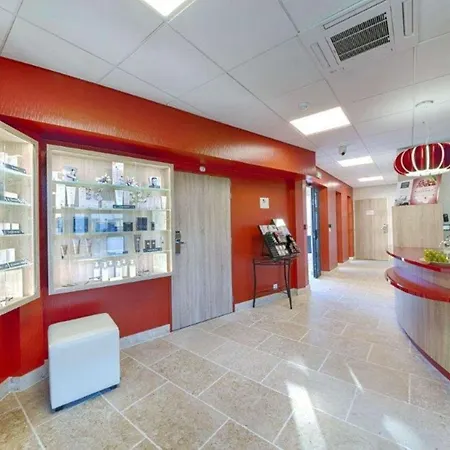 Du Lac, Sure Collection By Western 3*