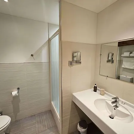 Du Lac, Sure Collection By Western Otel