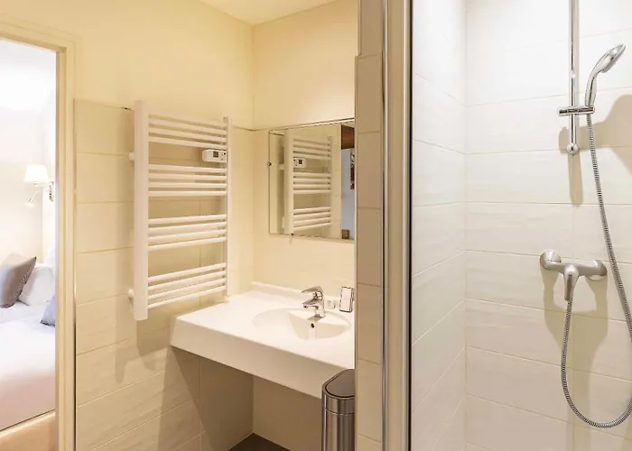 Du Lac, Sure Collection By Western 3*